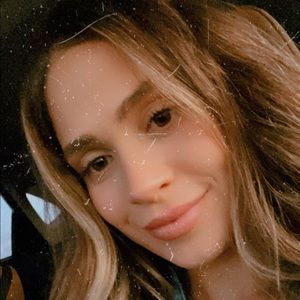 Meet your Posher, Alexandra